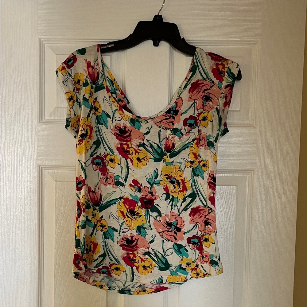 Charlotte Russe Multicolor Floral Short Sleeve Top